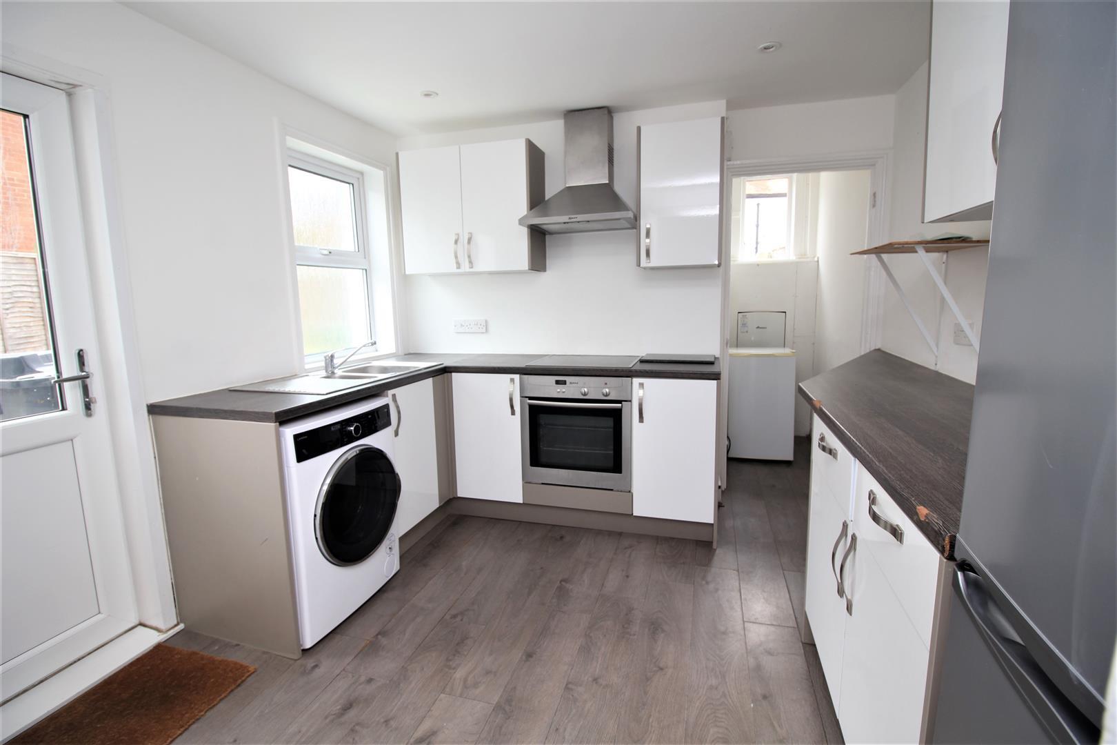 3 bed property in Reading Road, Pangbourne